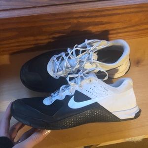 Nike Training tennis shoes fly wire 10